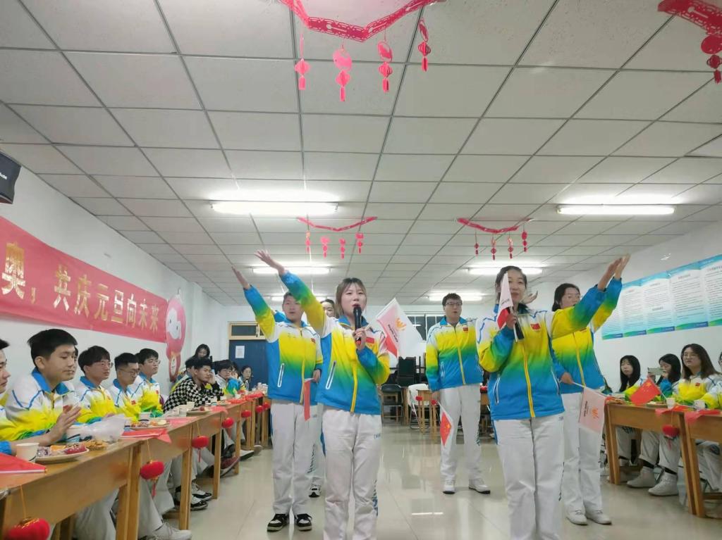 学生志愿者合唱燃烧的雪花.jpg 学生志愿者合唱燃烧的雪花.jpg