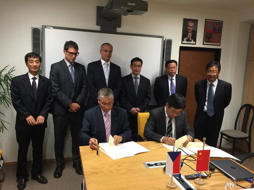 澳门沙金在线平台和俄斯特拉法技术大学签署博士人才联合培养协议
